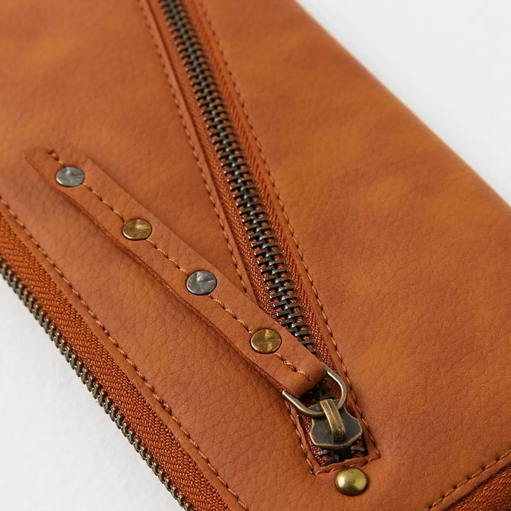Free People Distressed Wallet - Picture 2 of 11